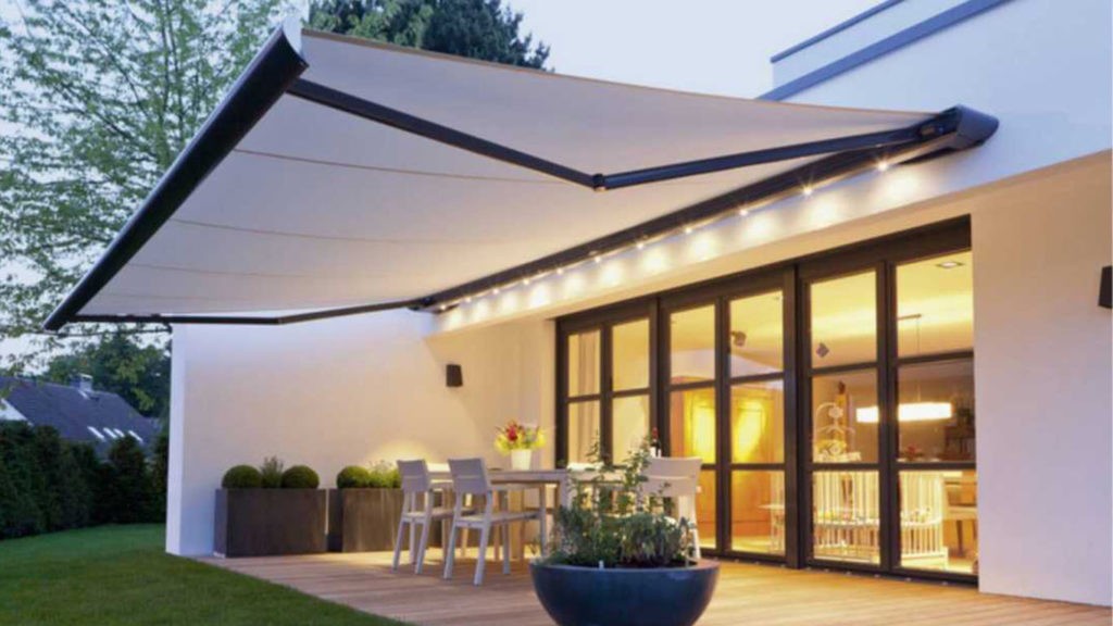 Why Retractable Awnings Are A Good Financial Investment